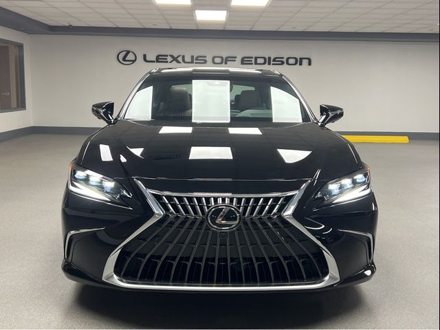 2024 Lexus ES 300h Ultra Luxury