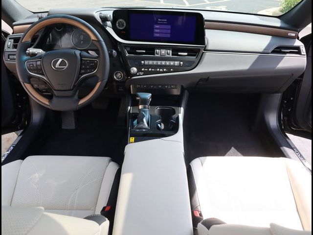 2024 Lexus ES 300h Ultra Luxury