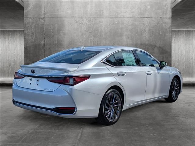 2024 Lexus ES 300h Luxury