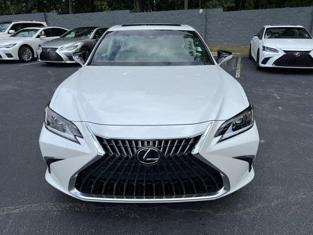 2024 Lexus ES 300h Luxury