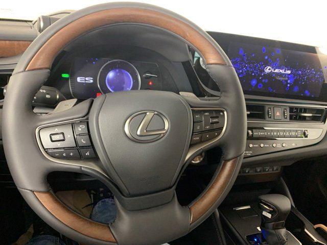 2024 Lexus ES 300h Luxury