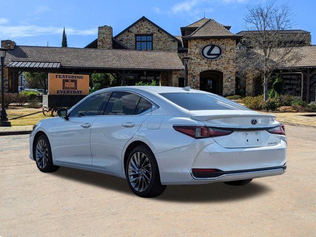 2024 Lexus ES 300h Ultra Luxury