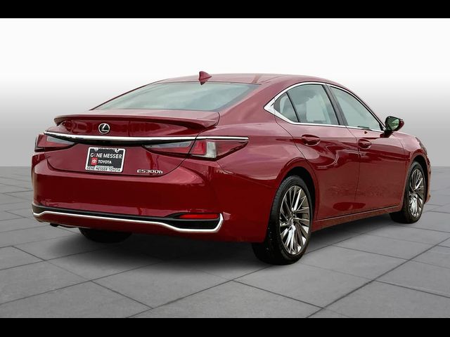 2024 Lexus ES 300h Luxury