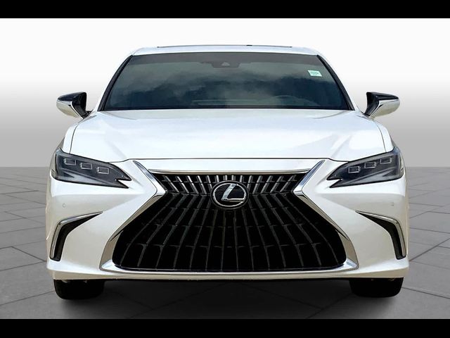 2024 Lexus ES 300h Ultra Luxury