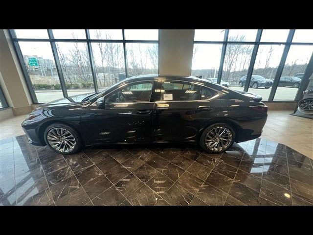 2024 Lexus ES 300h Luxury