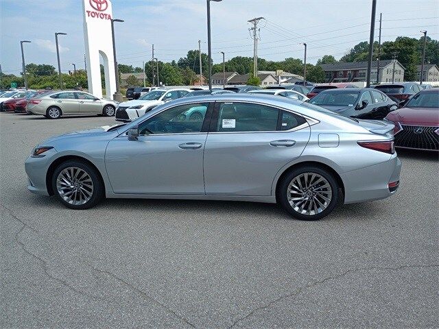 2024 Lexus ES 300h Ultra Luxury