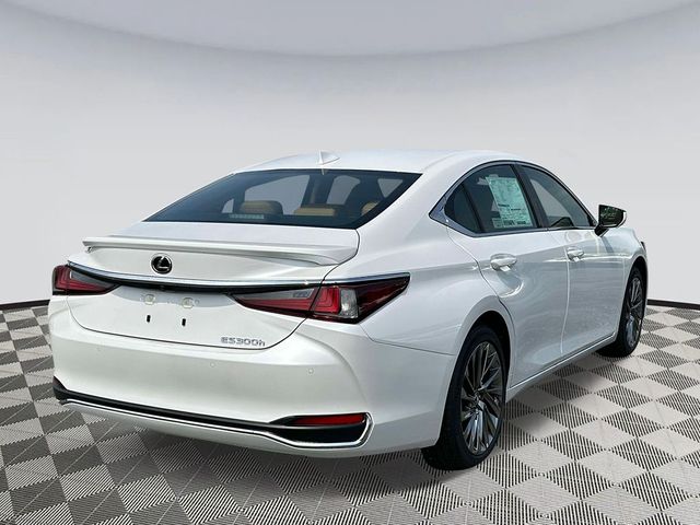 2024 Lexus ES 300h Ultra Luxury