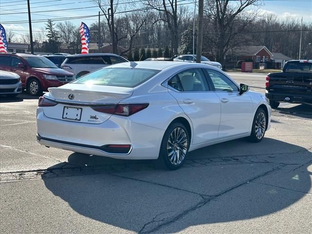 2024 Lexus ES 300h Ultra Luxury