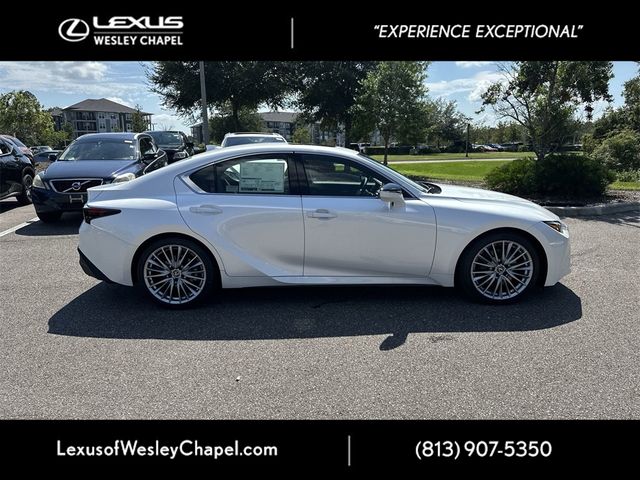 2024 Lexus IS 300