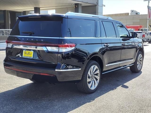 2024 Lincoln Navigator L Reserve