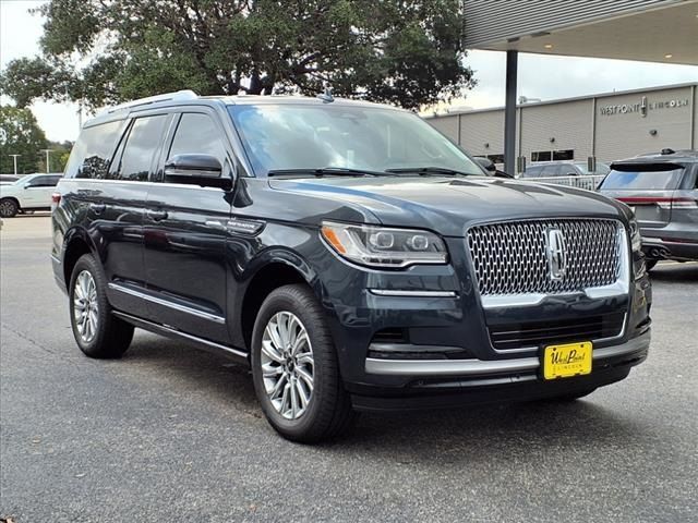 2024 Lincoln Navigator Premiere