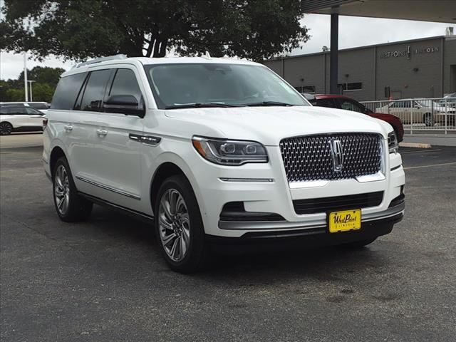 2024 Lincoln Navigator Premiere