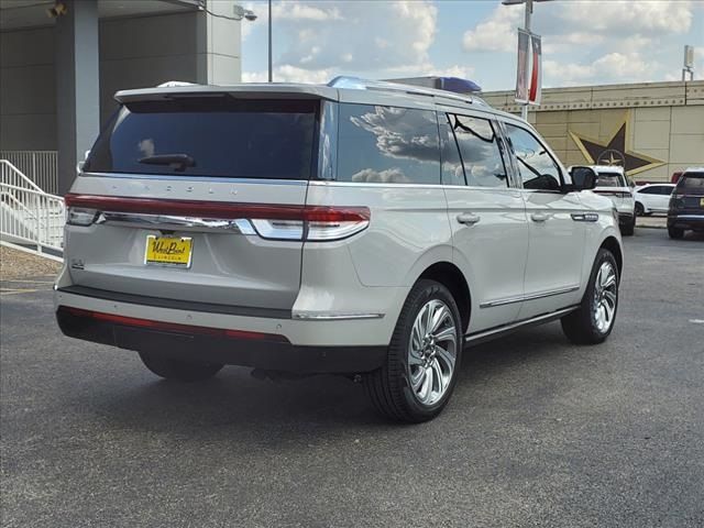 2024 Lincoln Navigator Premiere