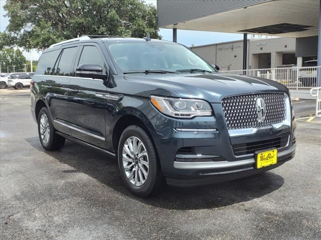 2024 Lincoln Navigator Premiere