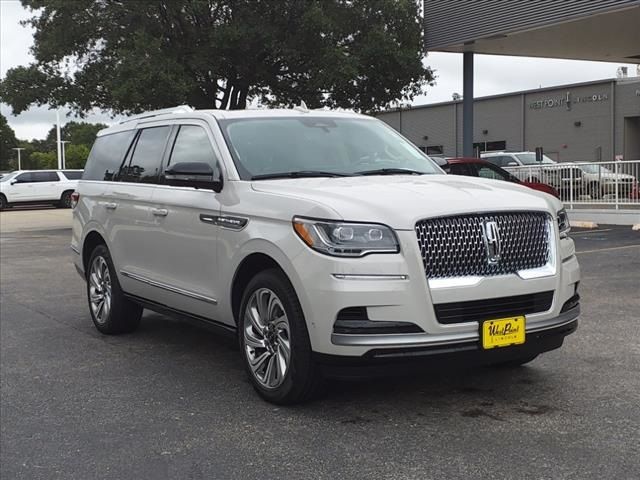 2024 Lincoln Navigator Premiere