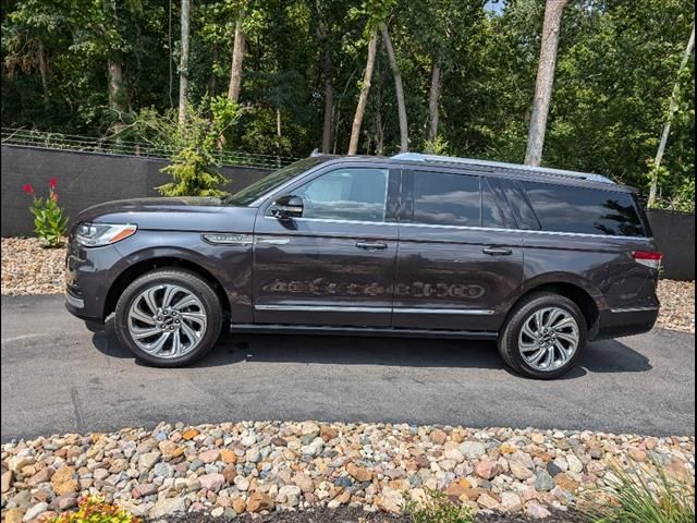 2024 Lincoln Navigator L Reserve