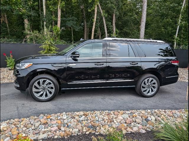 2024 Lincoln Navigator L Reserve