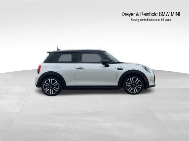 2024 MINI Cooper Hardtop SE