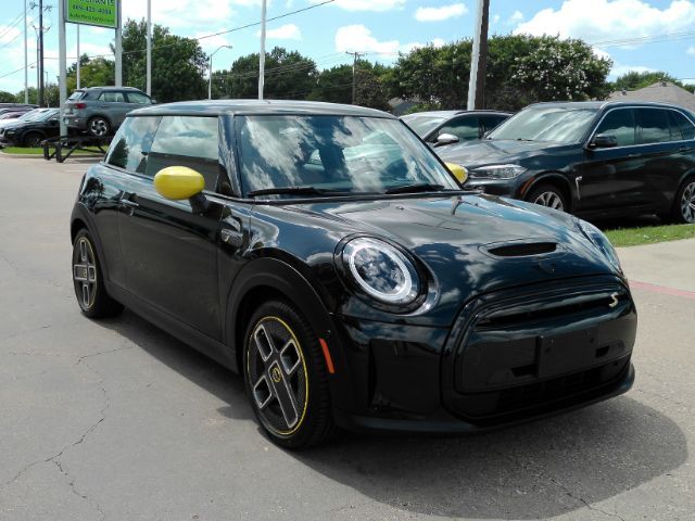 2024 MINI Cooper Hardtop SE