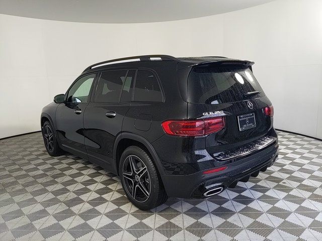 2024 Mercedes-Benz GLB 250