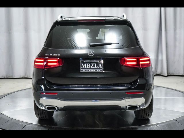 2024 Mercedes-Benz GLB 250