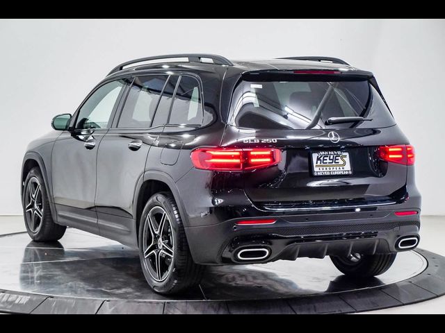 2024 Mercedes-Benz GLB 250