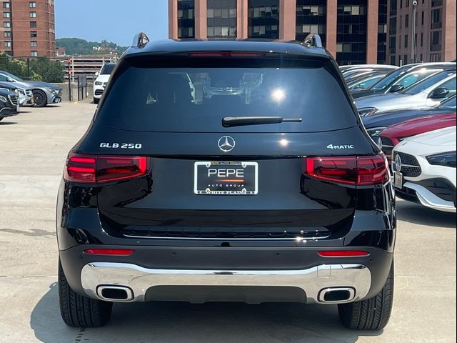 2024 Mercedes-Benz GLB 250