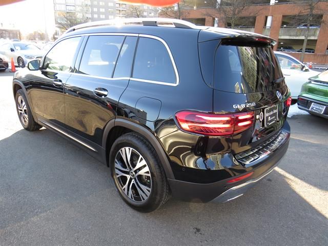 2024 Mercedes-Benz GLB 250