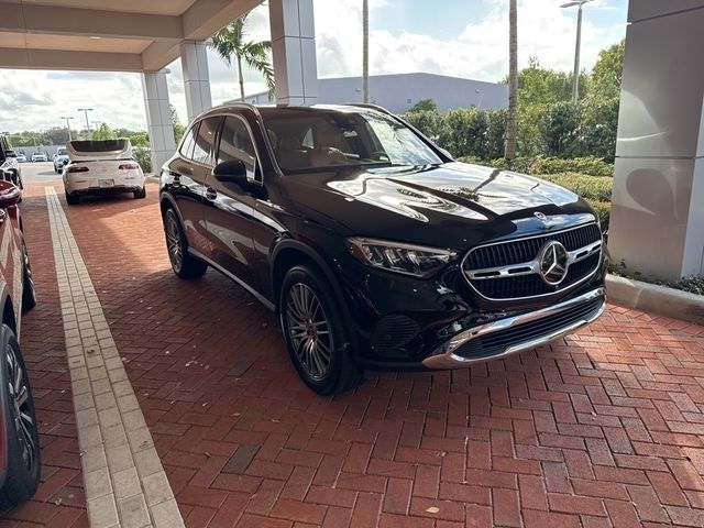 2024 Mercedes-Benz GLC 300