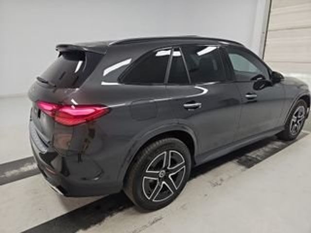 2024 Mercedes-Benz GLC 300