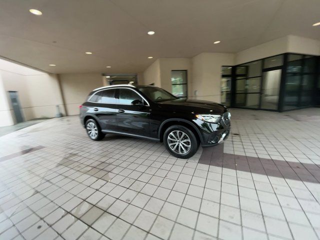 2024 Mercedes-Benz GLC 300