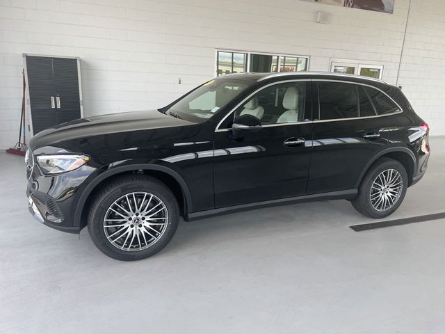 2024 Mercedes-Benz GLC 300