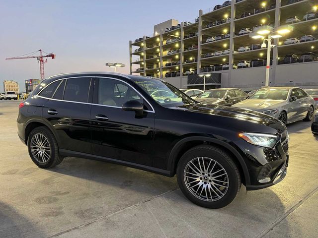 2024 Mercedes-Benz GLC 300