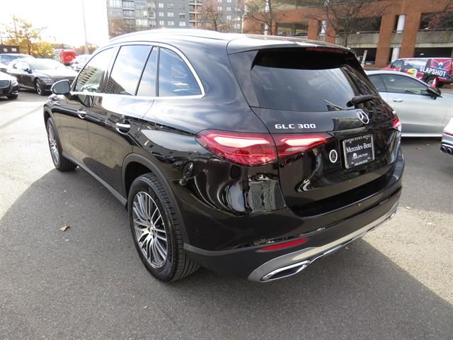 2024 Mercedes-Benz GLC 300