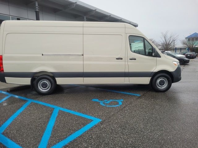 2024 Mercedes-Benz Sprinter Base