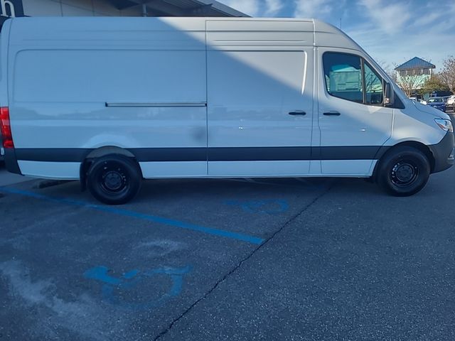 2024 Mercedes-Benz Sprinter Base