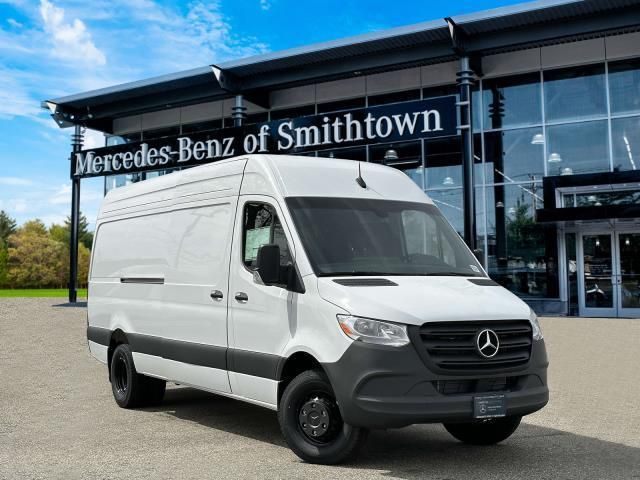 2024 Mercedes-Benz Sprinter Cargo