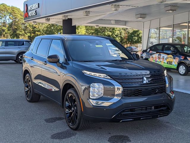 2024 Mitsubishi Outlander SE Black Edition w/Pano Roof