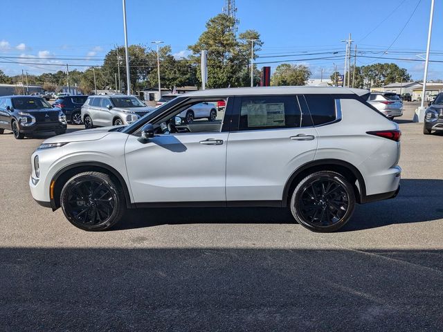 2024 Mitsubishi Outlander SE Black Edition w/Pano Roof