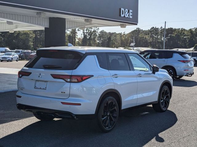 2024 Mitsubishi Outlander SE Black Edition w/Pano Roof