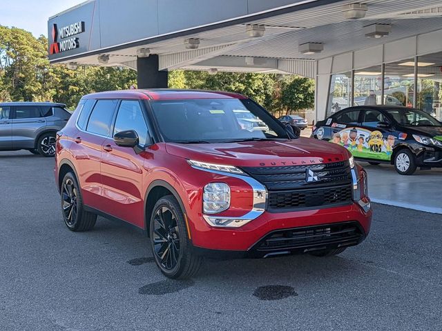 2024 Mitsubishi Outlander SE Black Edition w/Pano Roof