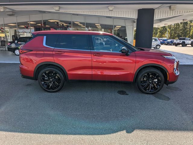 2024 Mitsubishi Outlander SE Black Edition w/Pano Roof