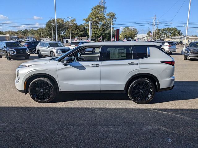 2024 Mitsubishi Outlander SE Black Edition w/Pano Roof