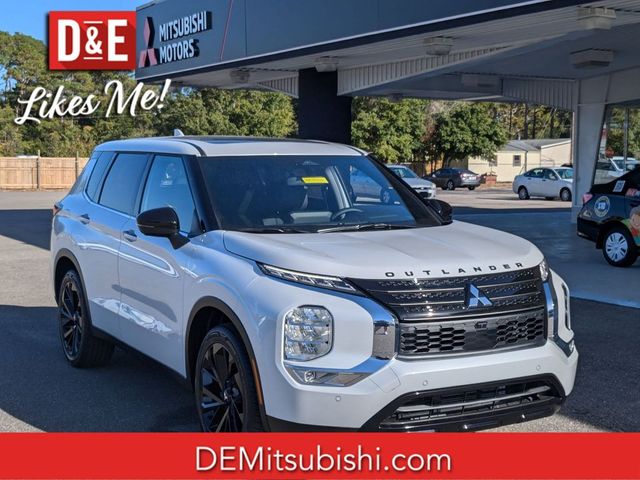 2024 Mitsubishi Outlander SE Black Edition w/Pano Roof