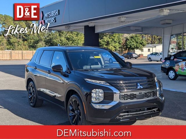 2024 Mitsubishi Outlander SE Black Edition w/Pano Roof