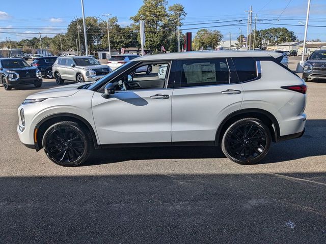 2024 Mitsubishi Outlander SE Black Edition w/Pano Roof