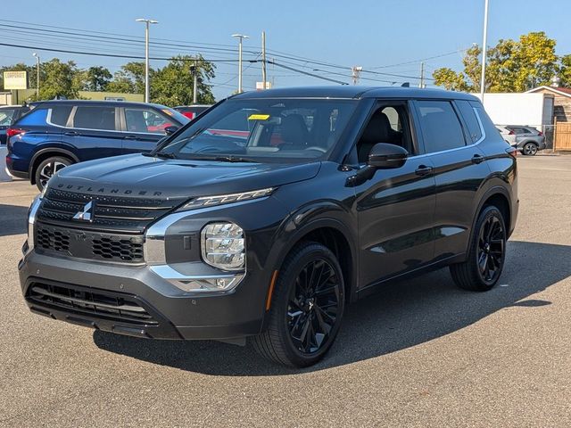 2024 Mitsubishi Outlander SE Black Edition