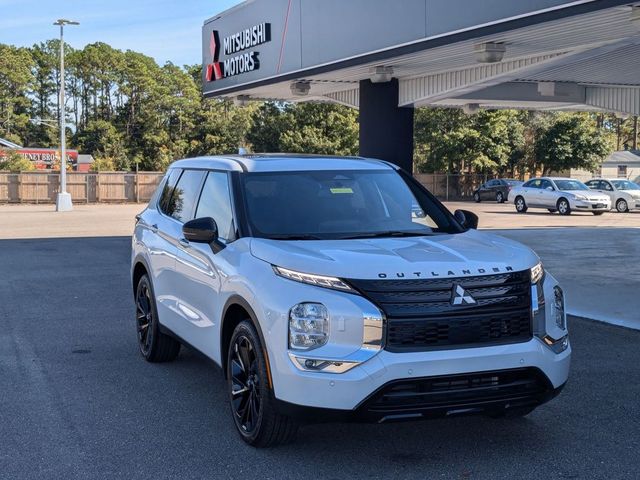 2024 Mitsubishi Outlander SE Black Edition w/Pano Roof