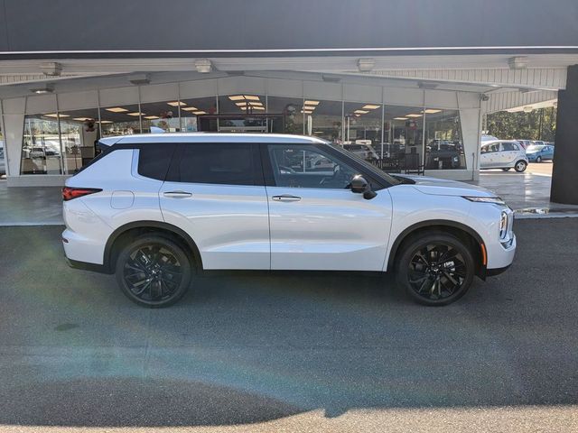 2024 Mitsubishi Outlander SE Black Edition w/Pano Roof