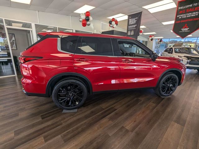 2024 Mitsubishi Outlander SE Black Edition w/Pano Roof